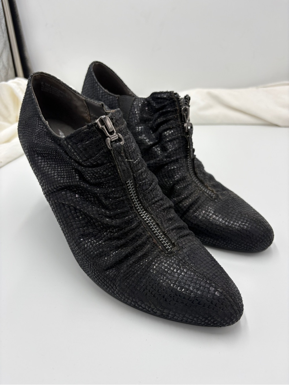 AEROSOLES Black Textured Zip Front Heeled Ankle Boots
